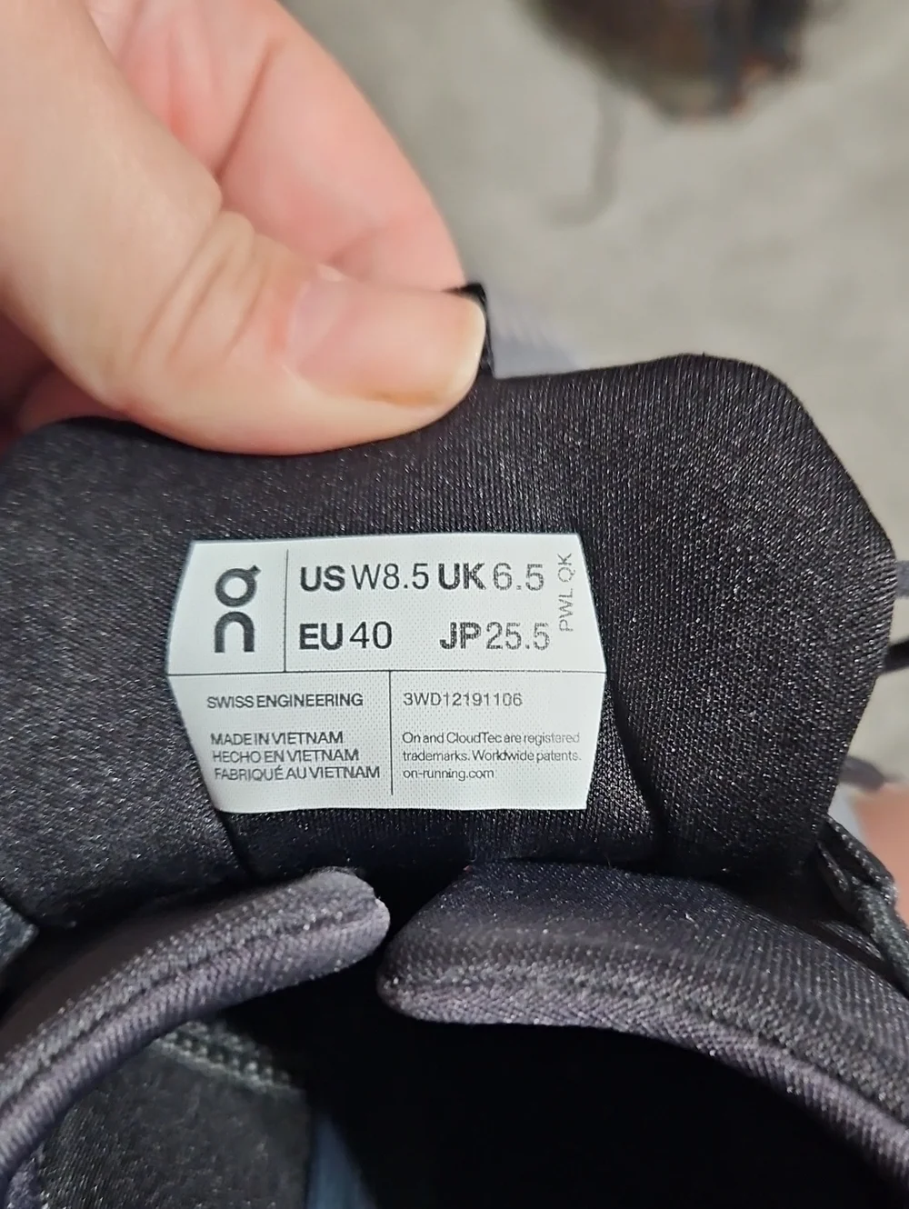 On Running Athletic Shoes - Gray and Black